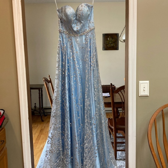 Prom dress - Picture 3 of 3